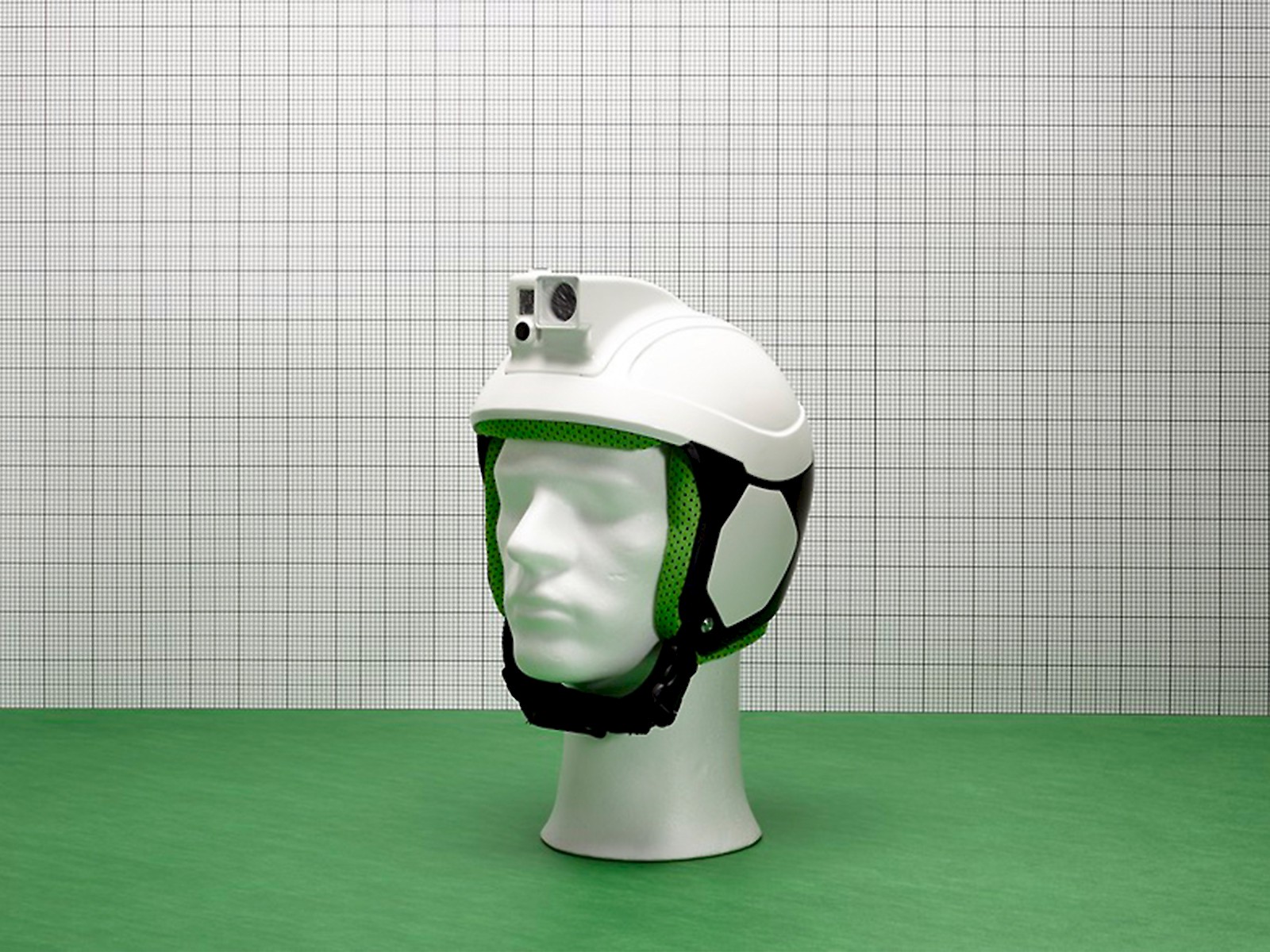 Falke – Helm für Fallschirmspringer